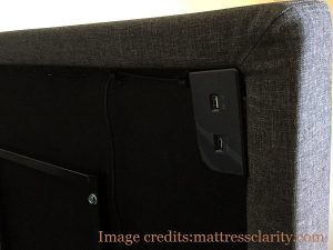 Lucid L300 USB ports on the underside